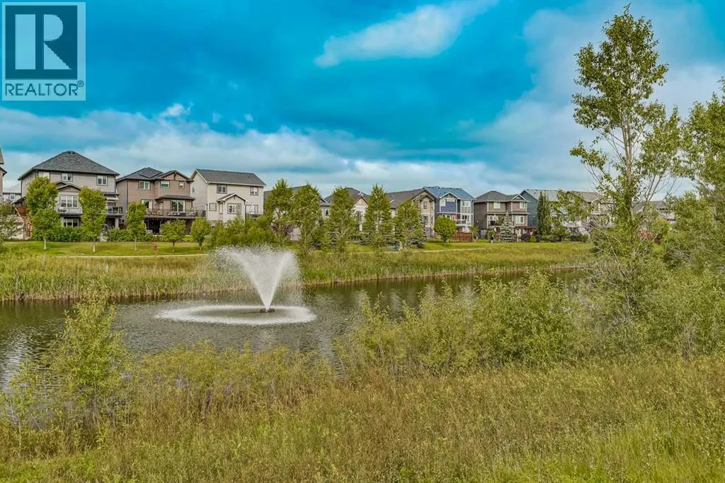225 Kingsmere Cove SE