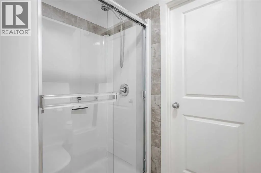 225 Kingsmere Cove SE
