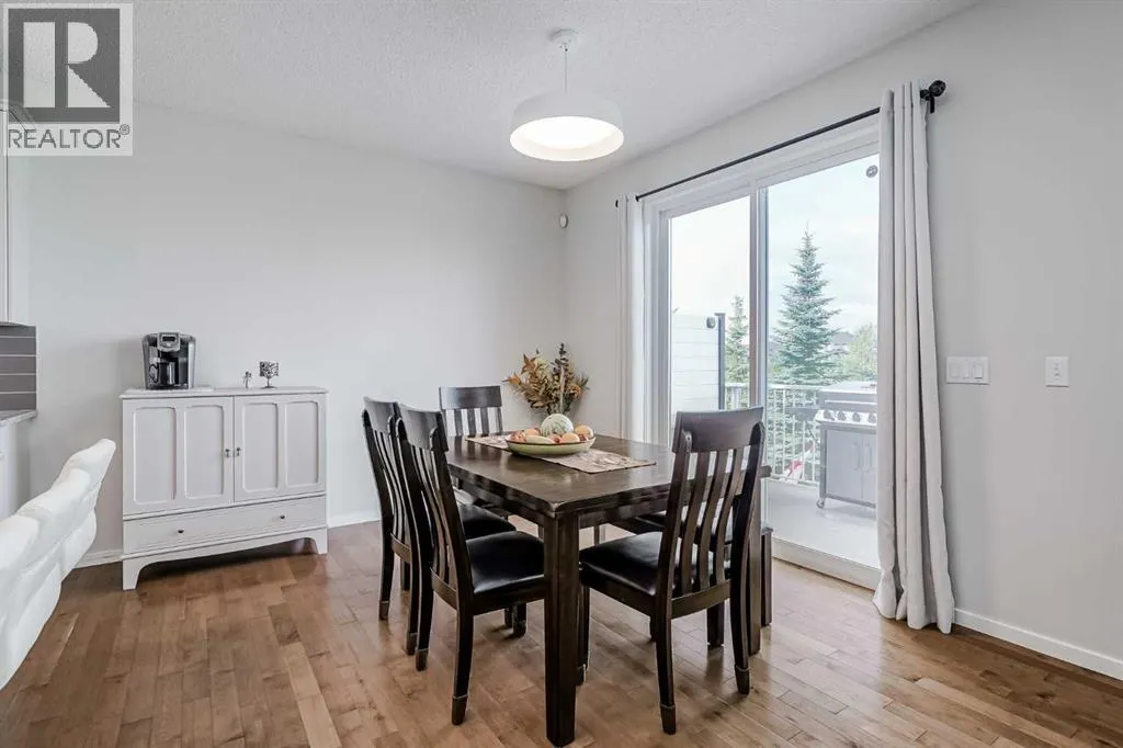 225 Kingsmere Cove SE