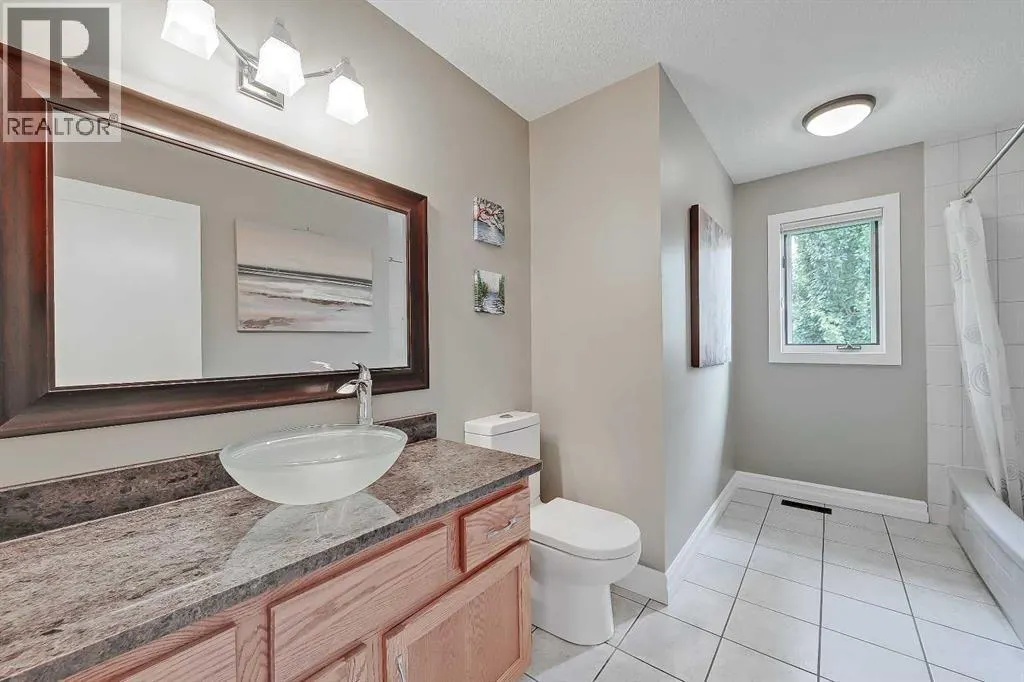 232 Scimitar Bay NW