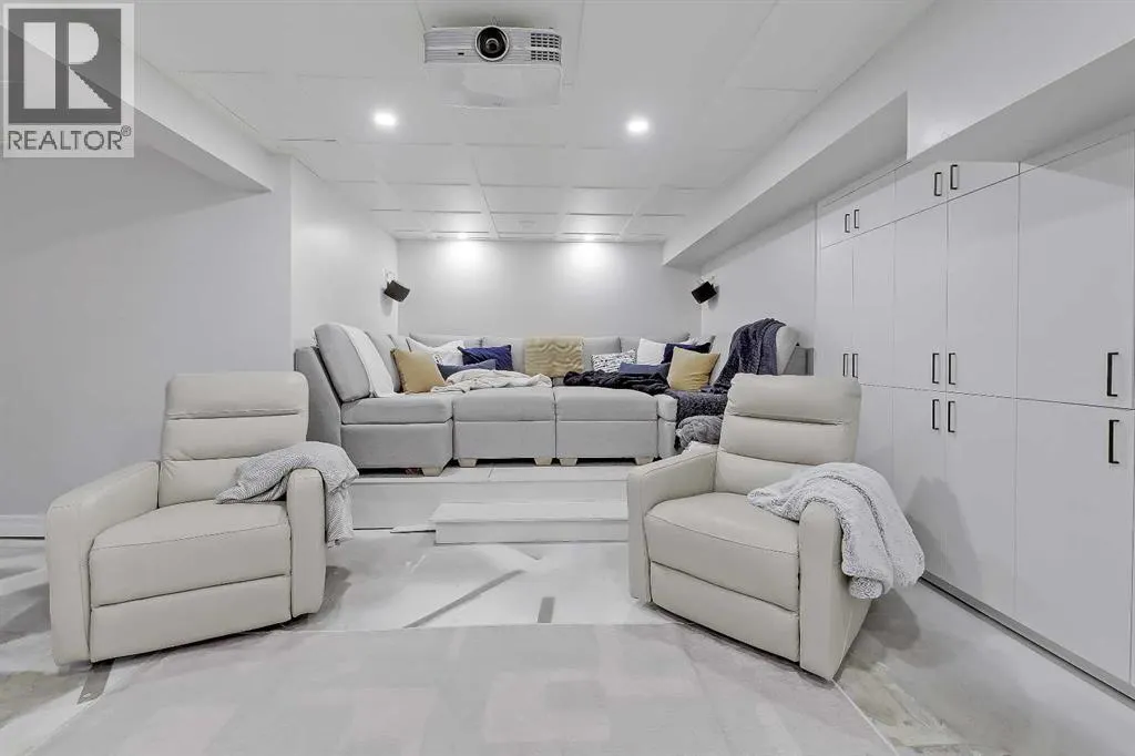 232 Scimitar Bay NW