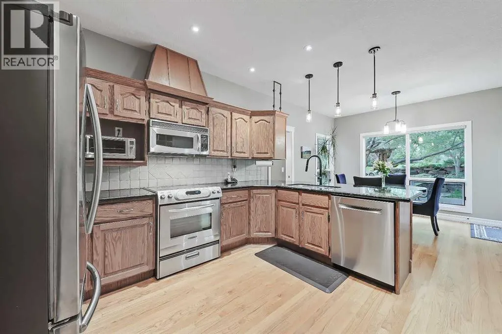 232 Scimitar Bay NW