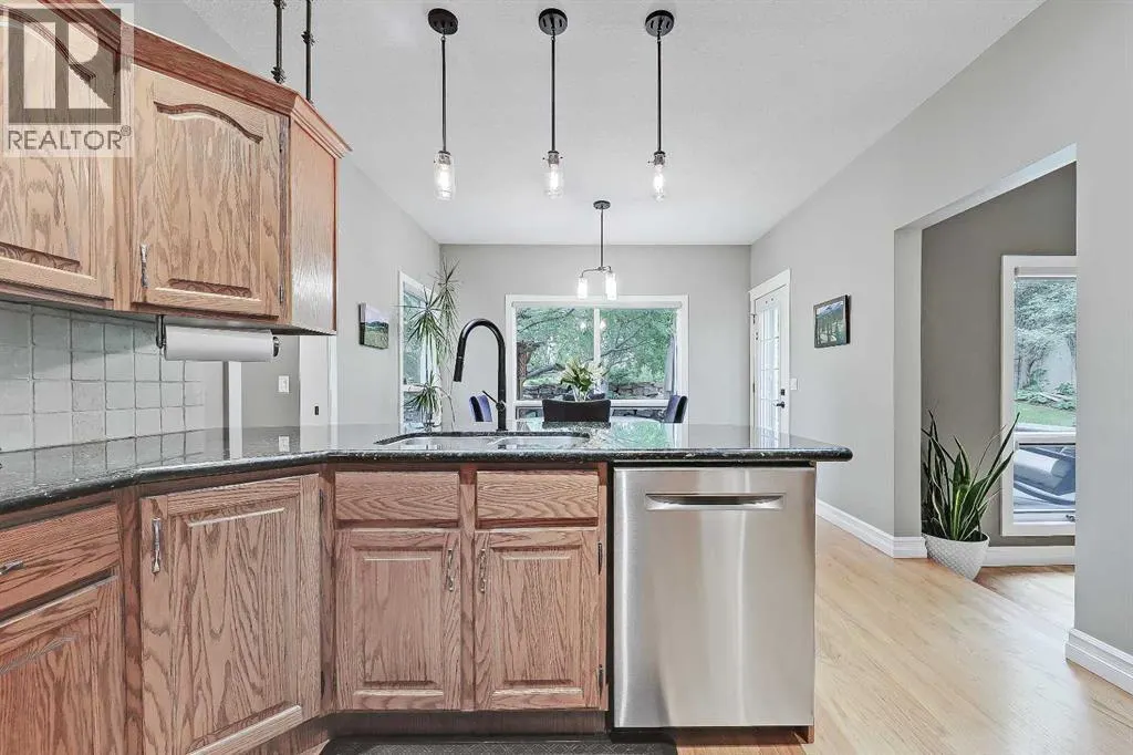 232 Scimitar Bay NW
