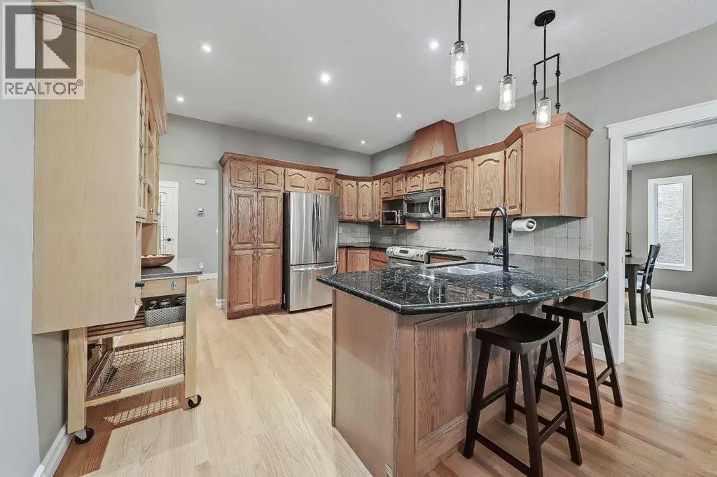 232 Scimitar Bay NW