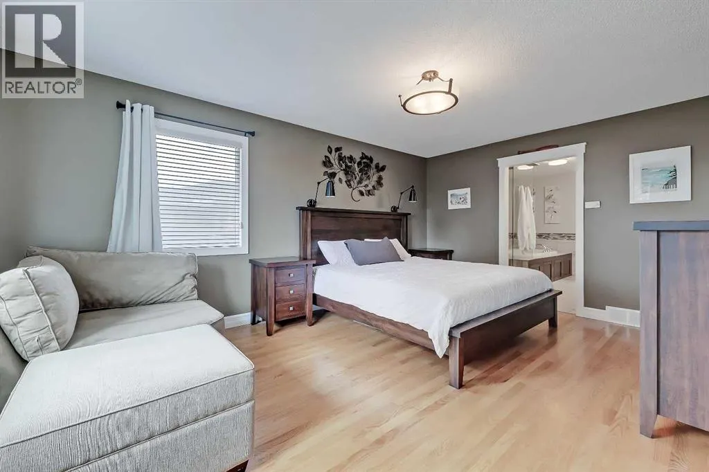 232 Scimitar Bay NW