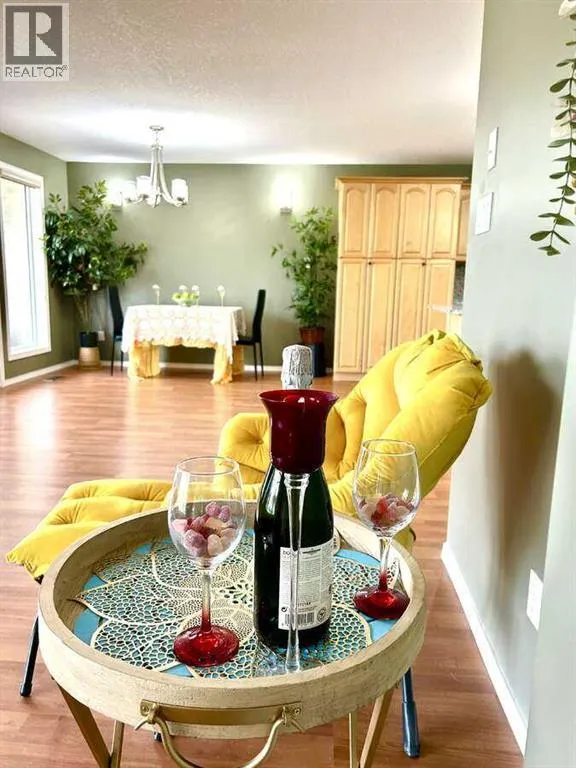 B, 410 Canyon Boulevard W