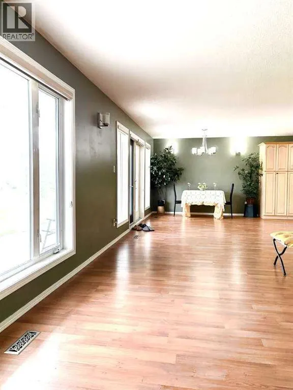 B, 410 Canyon Boulevard W