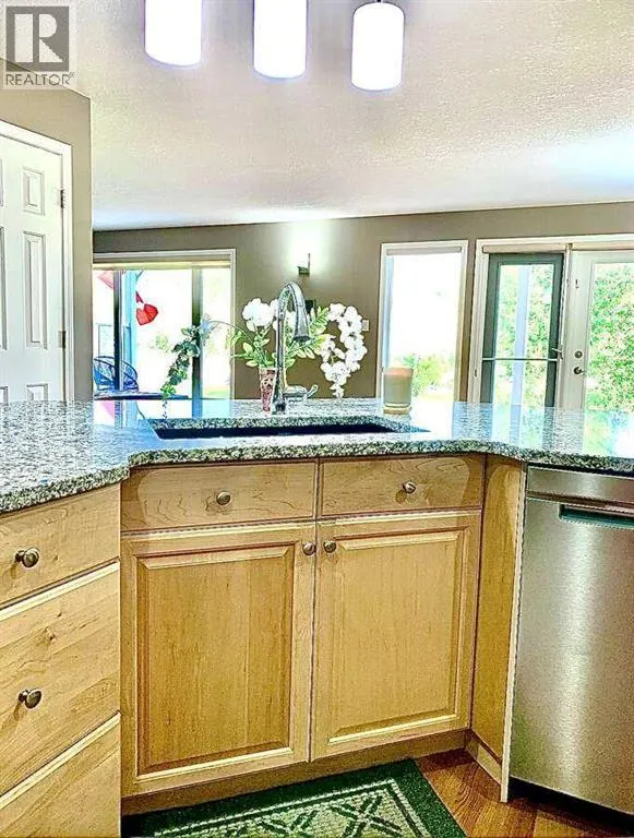 B, 410 Canyon Boulevard W