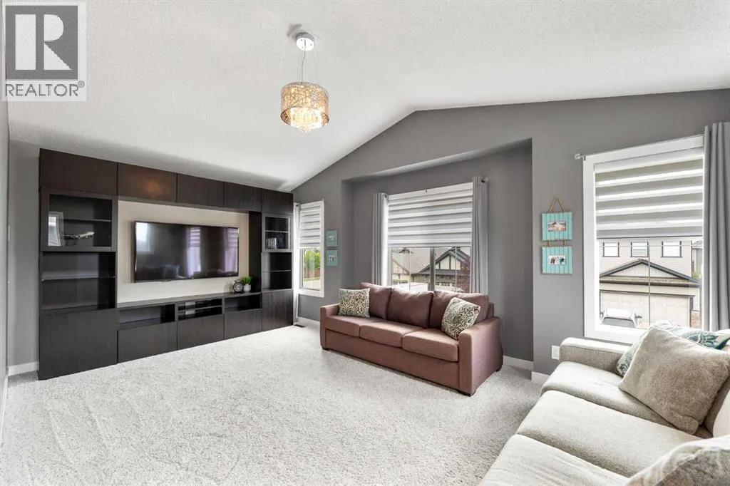112 Kingsbridge Way