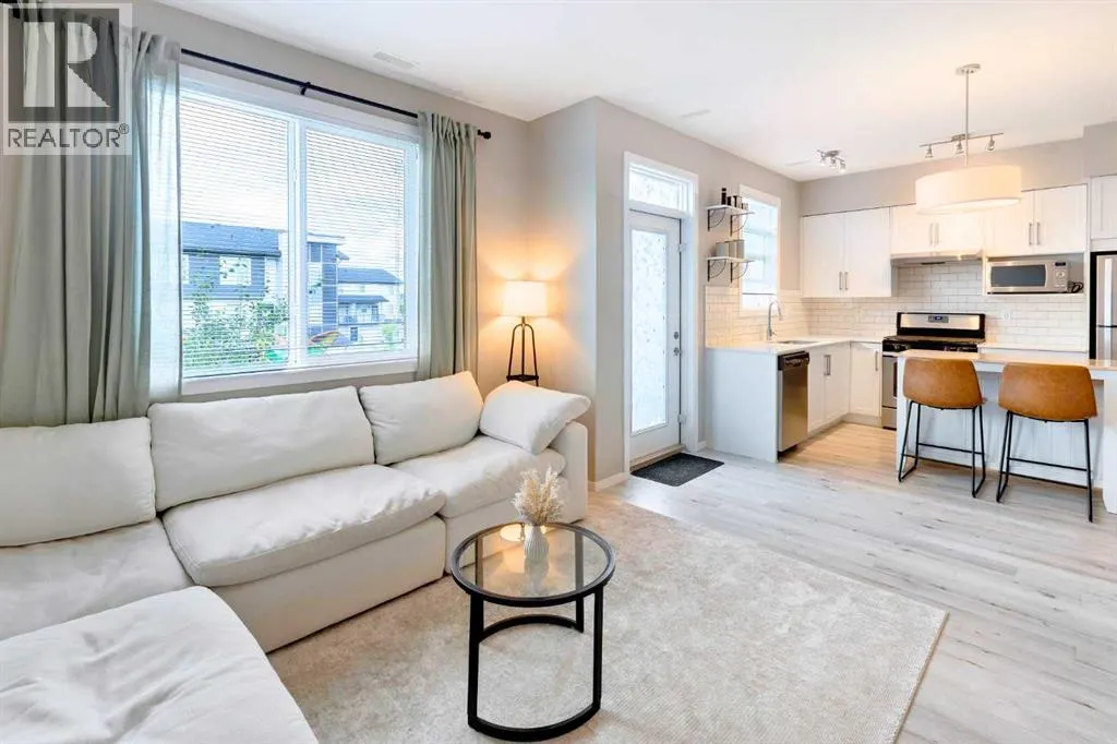 202, 110 Redstone Walk NE