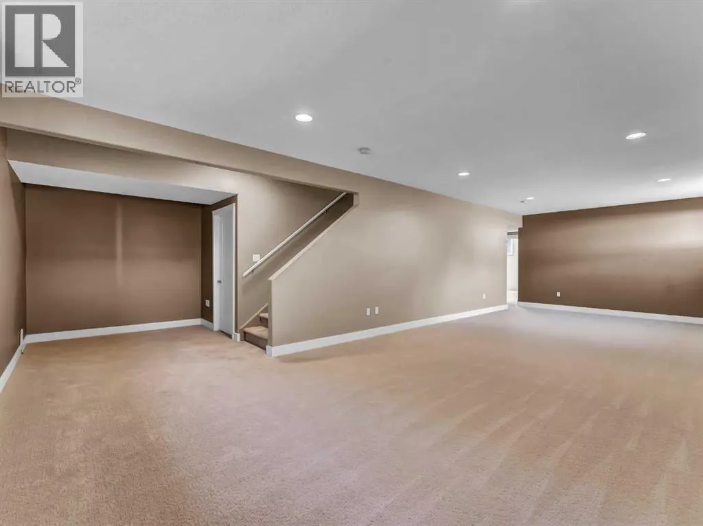 12 Cottonwood Bay SW