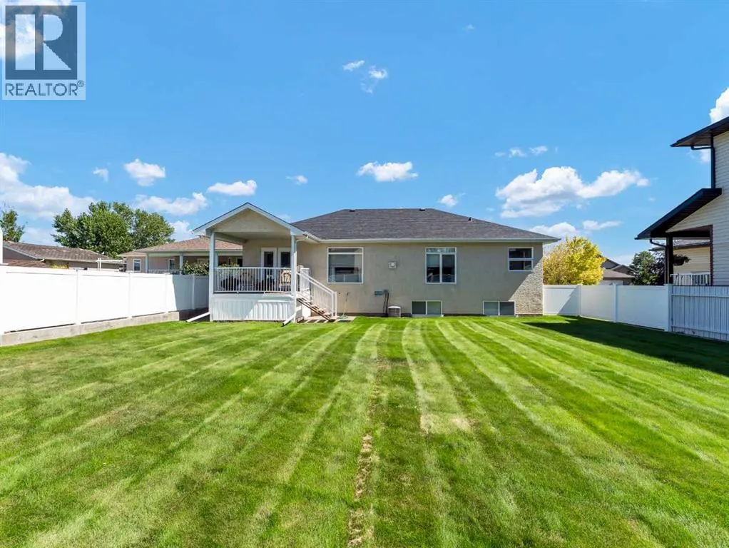 12 Cottonwood Bay SW