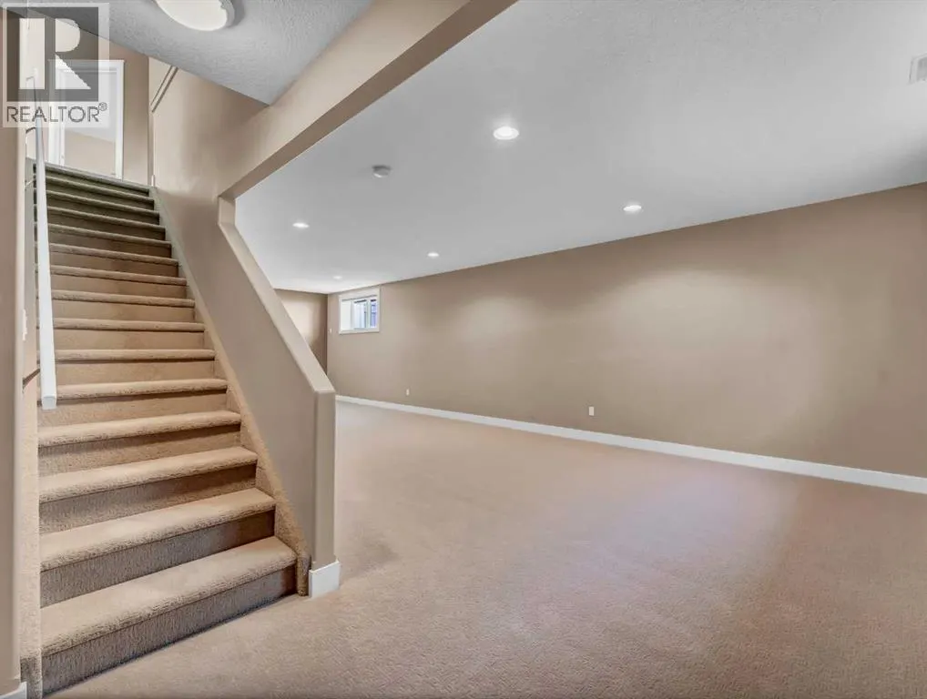 12 Cottonwood Bay SW