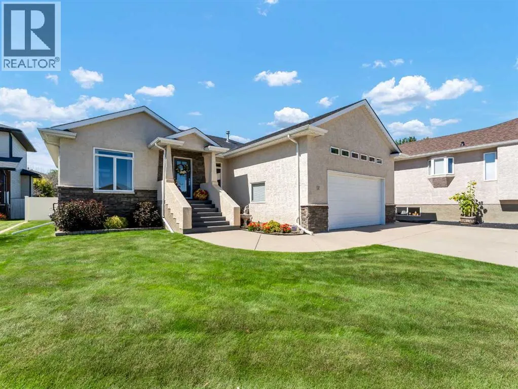 12 Cottonwood Bay SW