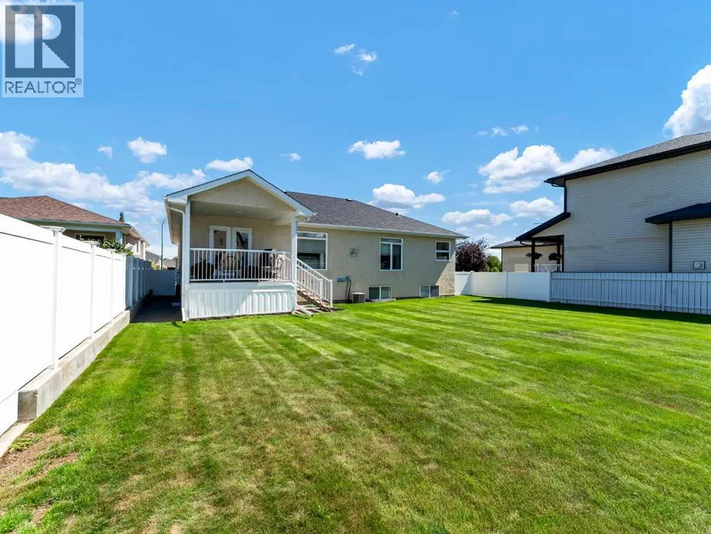 12 Cottonwood Bay SW