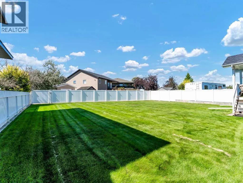 12 Cottonwood Bay SW