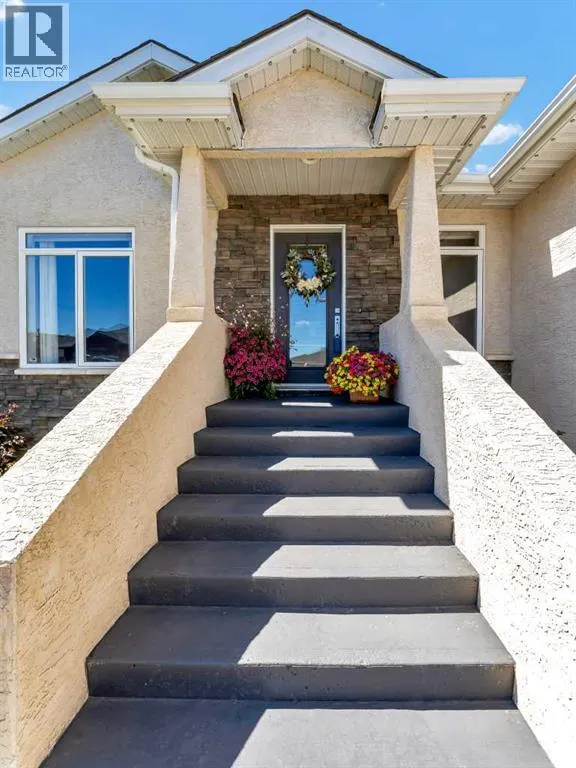 12 Cottonwood Bay SW