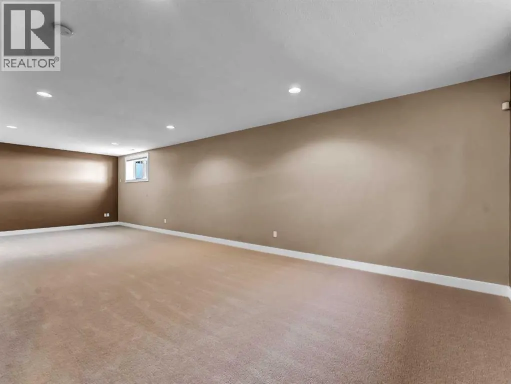12 Cottonwood Bay SW