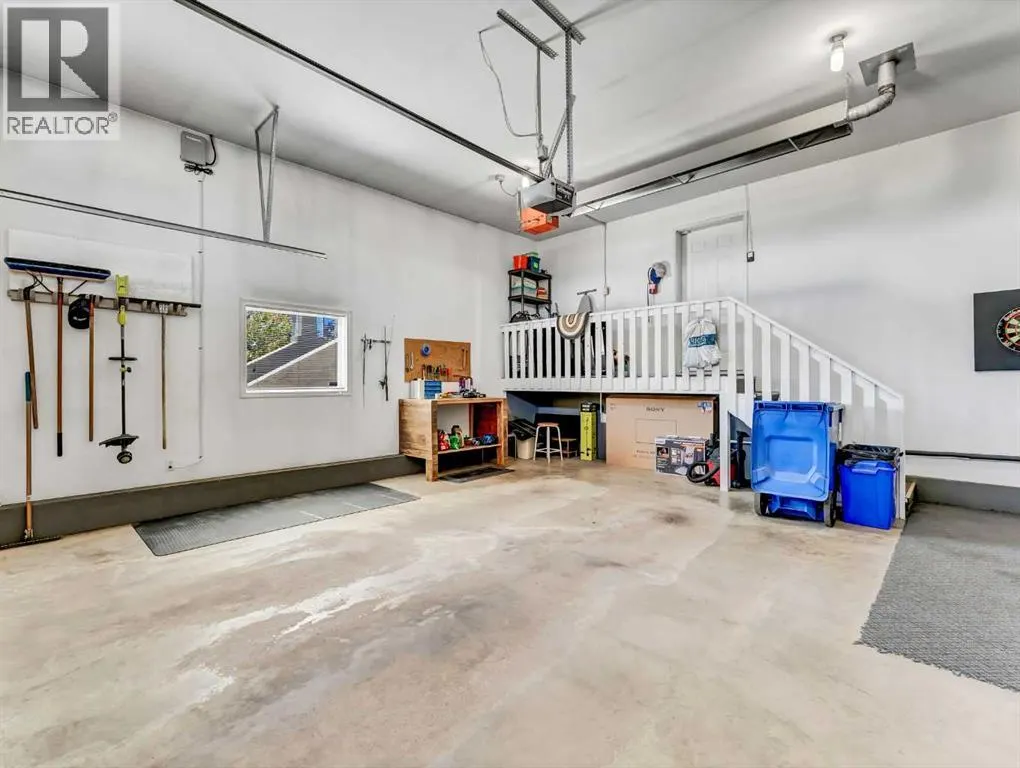 12 Cottonwood Bay SW