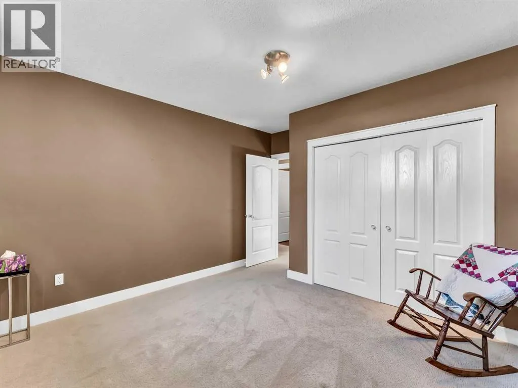 12 Cottonwood Bay SW