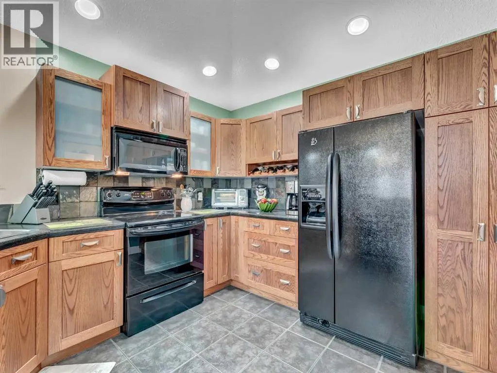 12 Cottonwood Bay SW