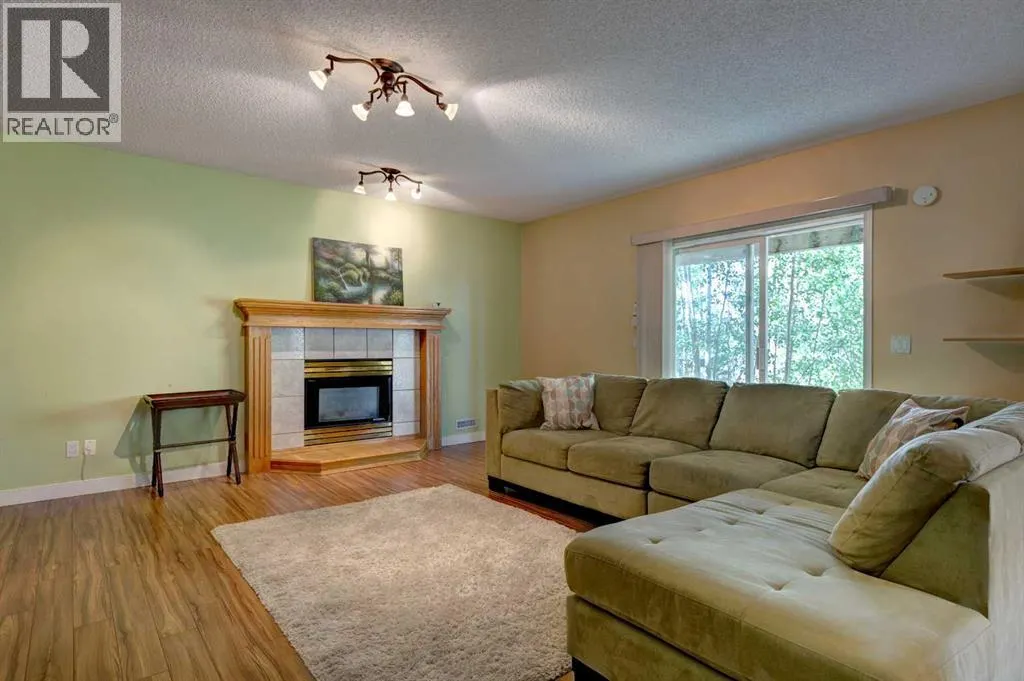 248 Edgevalley Way NW