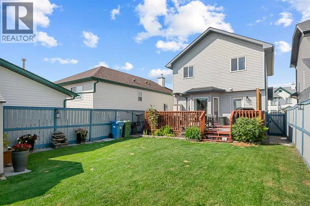 54 Saddlemead Way NE