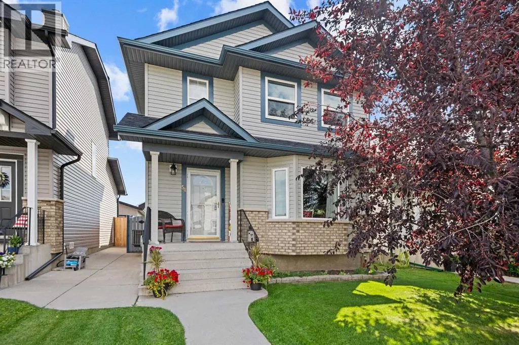 54 Saddlemead Way NE