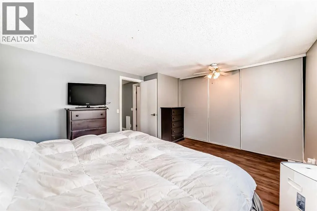 549 Queenston Gardens SE