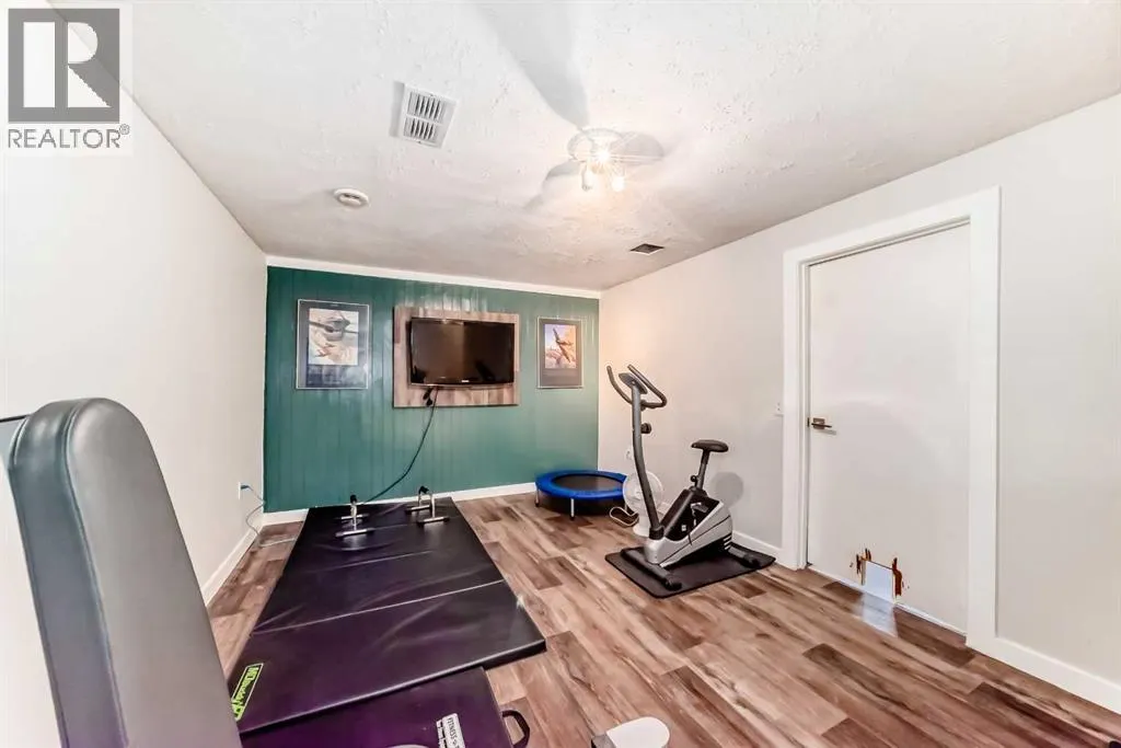 549 Queenston Gardens SE