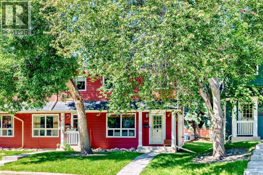 549 Queenston Gardens SE