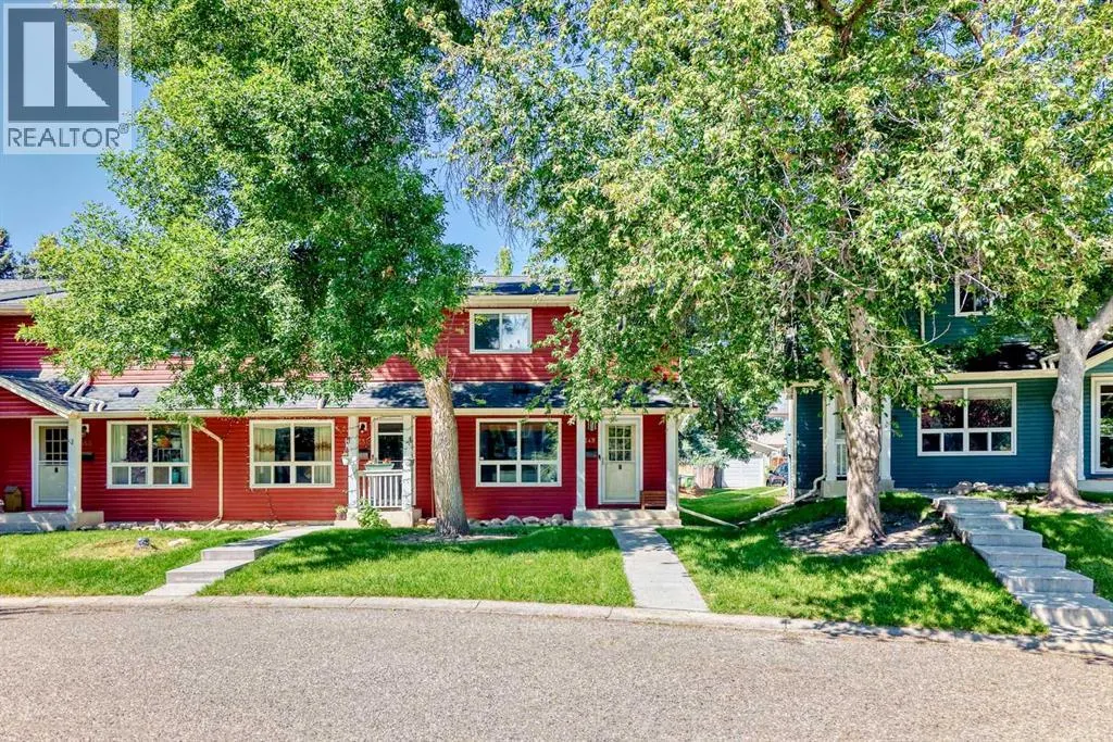 549 Queenston Gardens SE