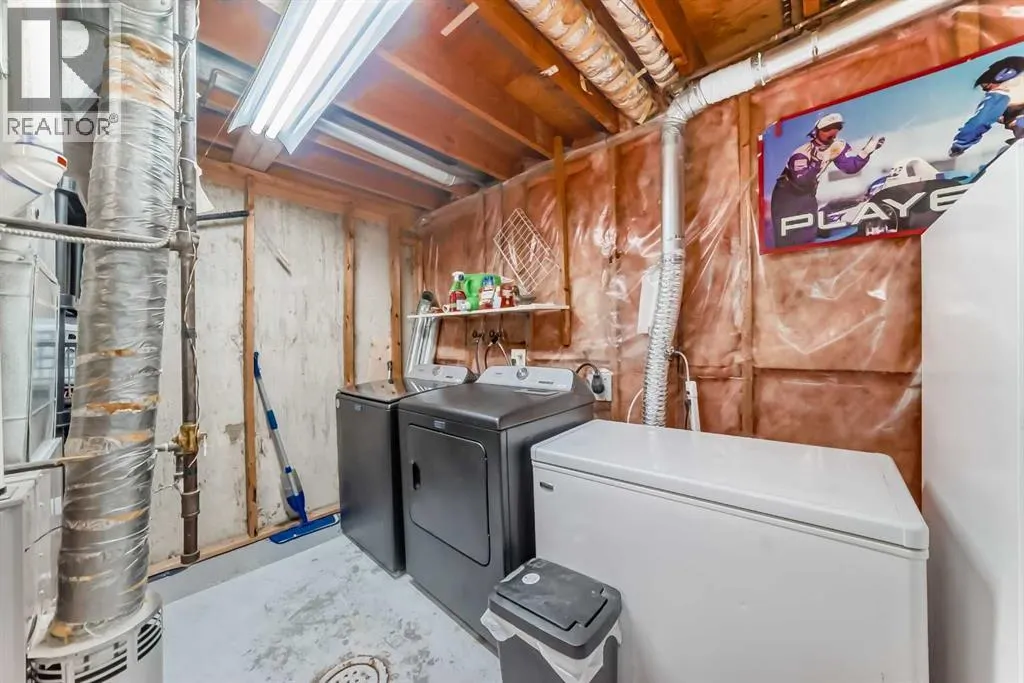 549 Queenston Gardens SE