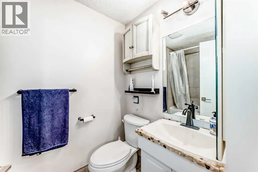 549 Queenston Gardens SE