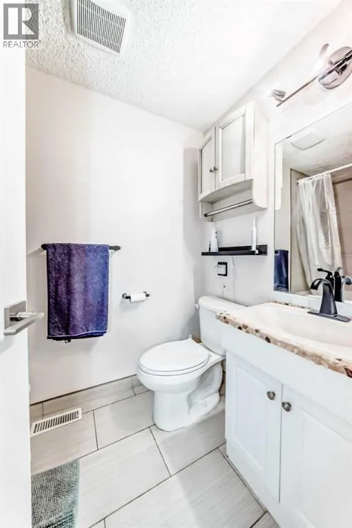 549 Queenston Gardens SE