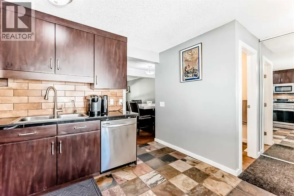 549 Queenston Gardens SE