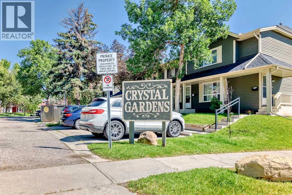 549 Queenston Gardens SE