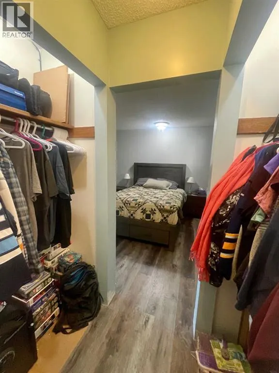 5301 15 Ave