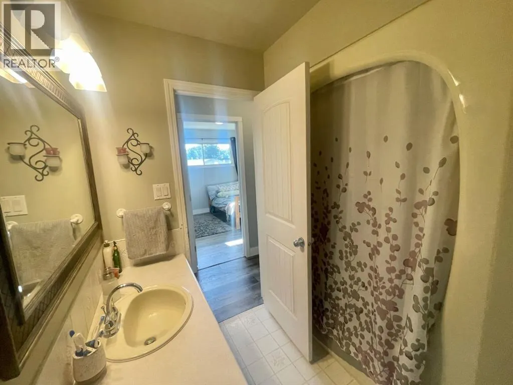 5301 15 Ave