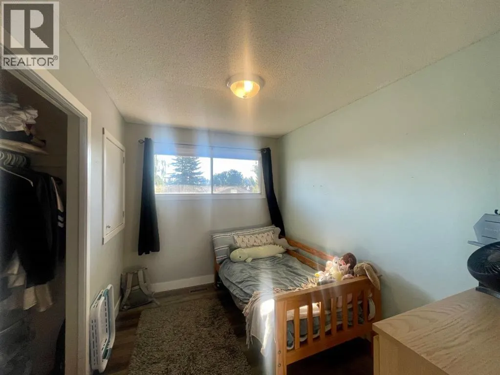 5301 15 Ave