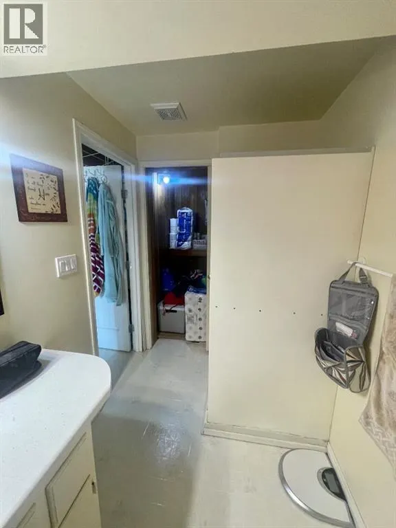 5301 15 Ave