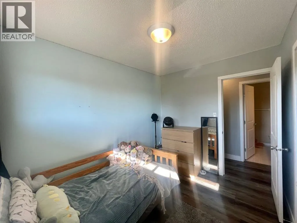 5301 15 Ave
