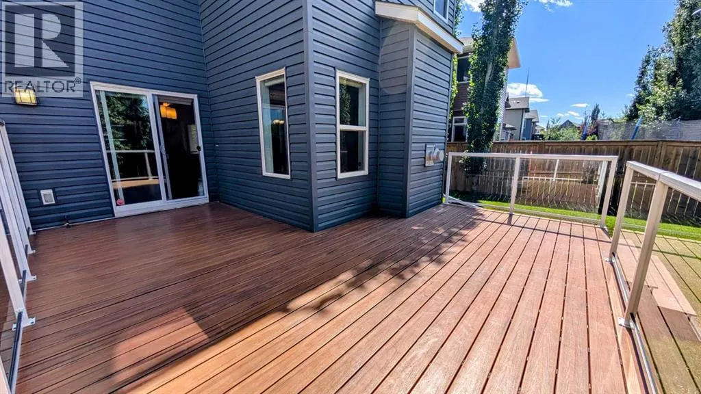 9 Cougar Ridge Rise SW