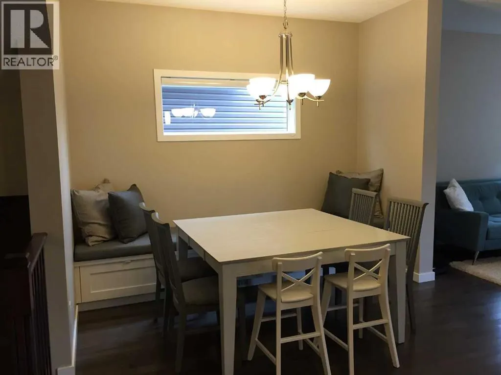 9 Cougar Ridge Rise SW