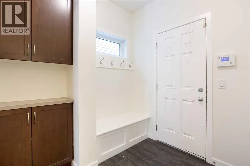 9 Cougar Ridge Rise SW
