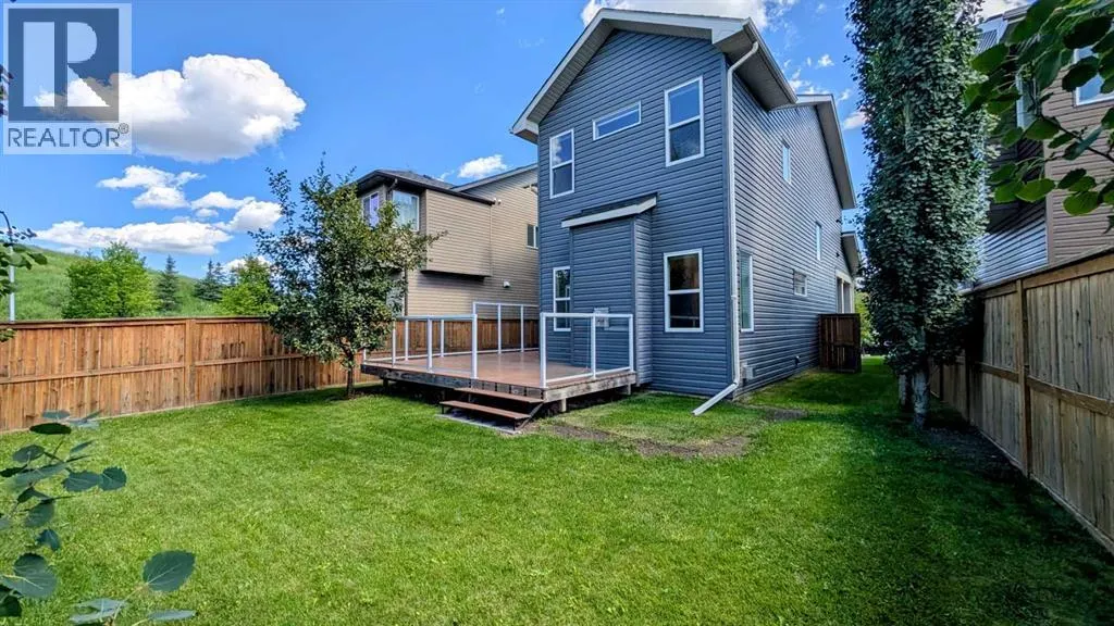 9 Cougar Ridge Rise SW