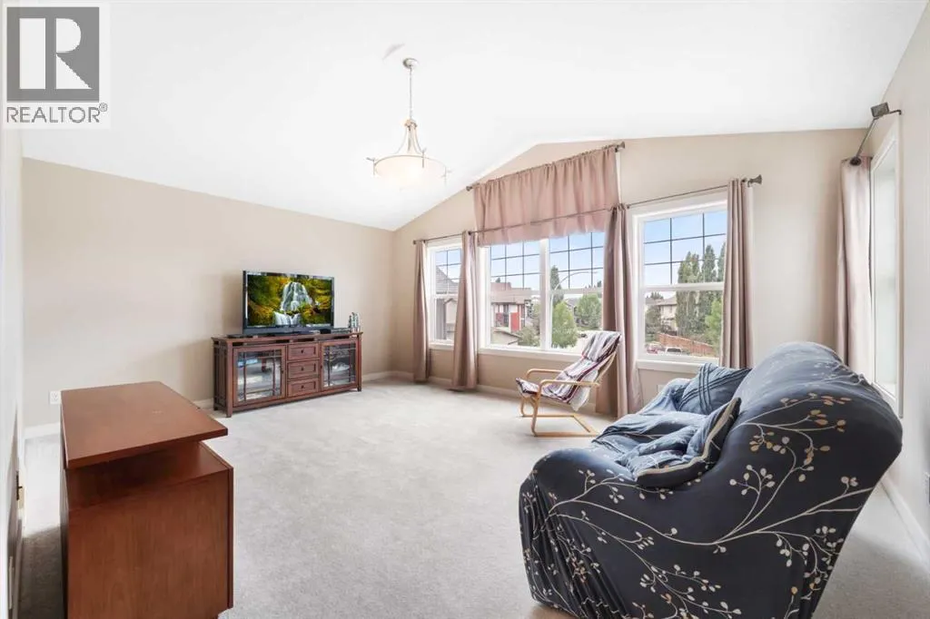 155 Autumn Close SE
