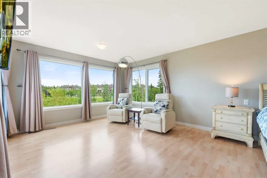 155 Autumn Close SE