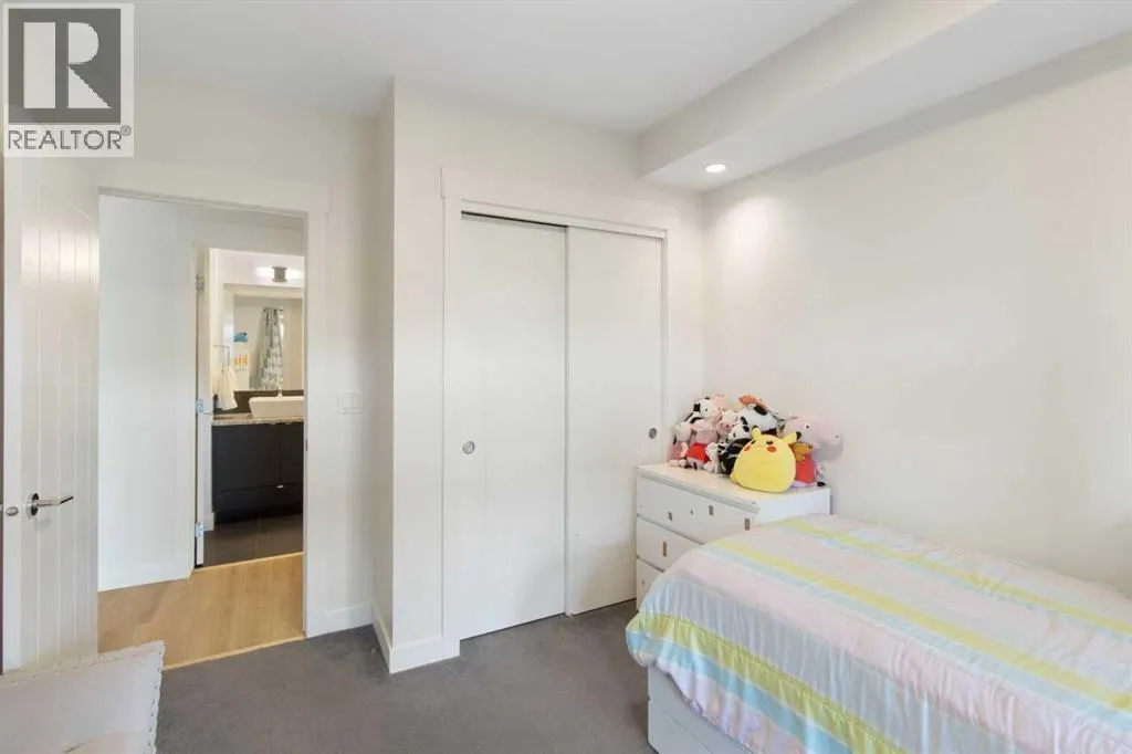 103, 15 Aspenmont Heights SW