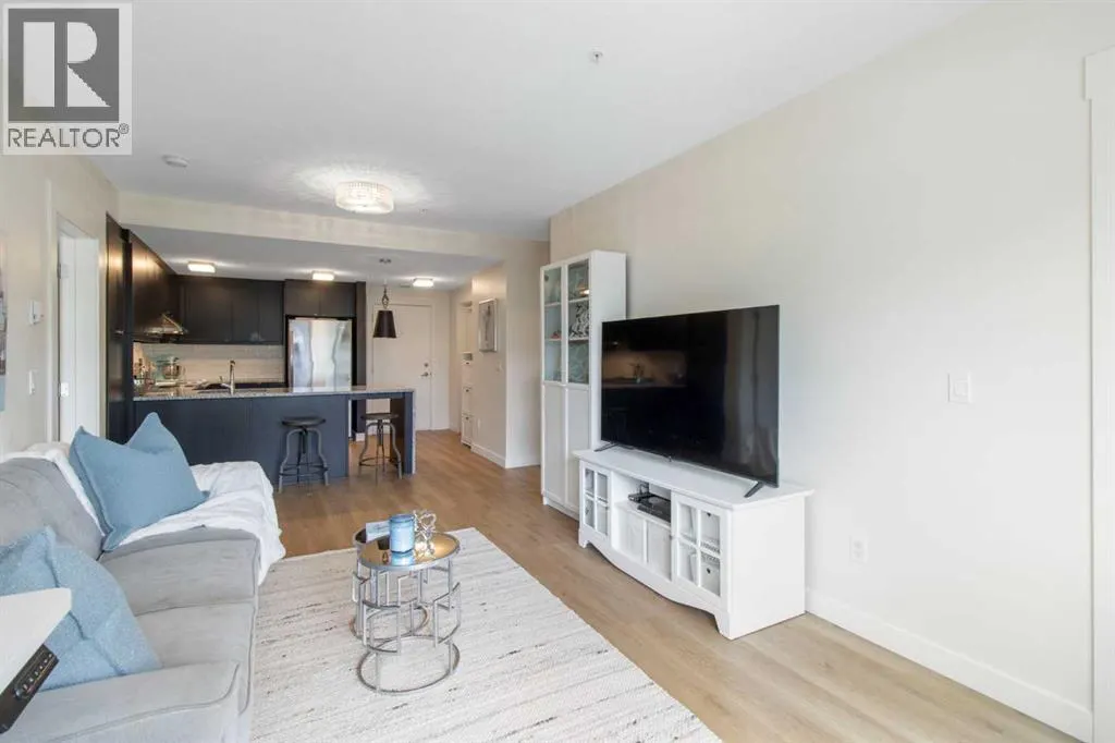 103, 15 Aspenmont Heights SW